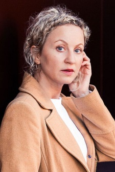 Zvirbulis, Elena