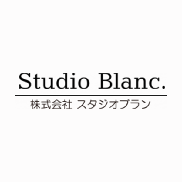 Studio Blanc.