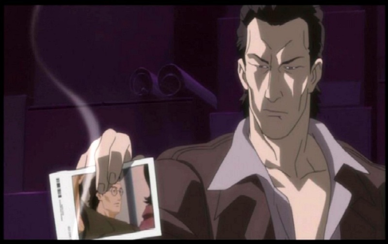 Ghost in the Shell - Paz holding a pic