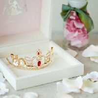 Pretty Guardian Sailor Moon Crystal: Your Very Own Wedding Tiara
